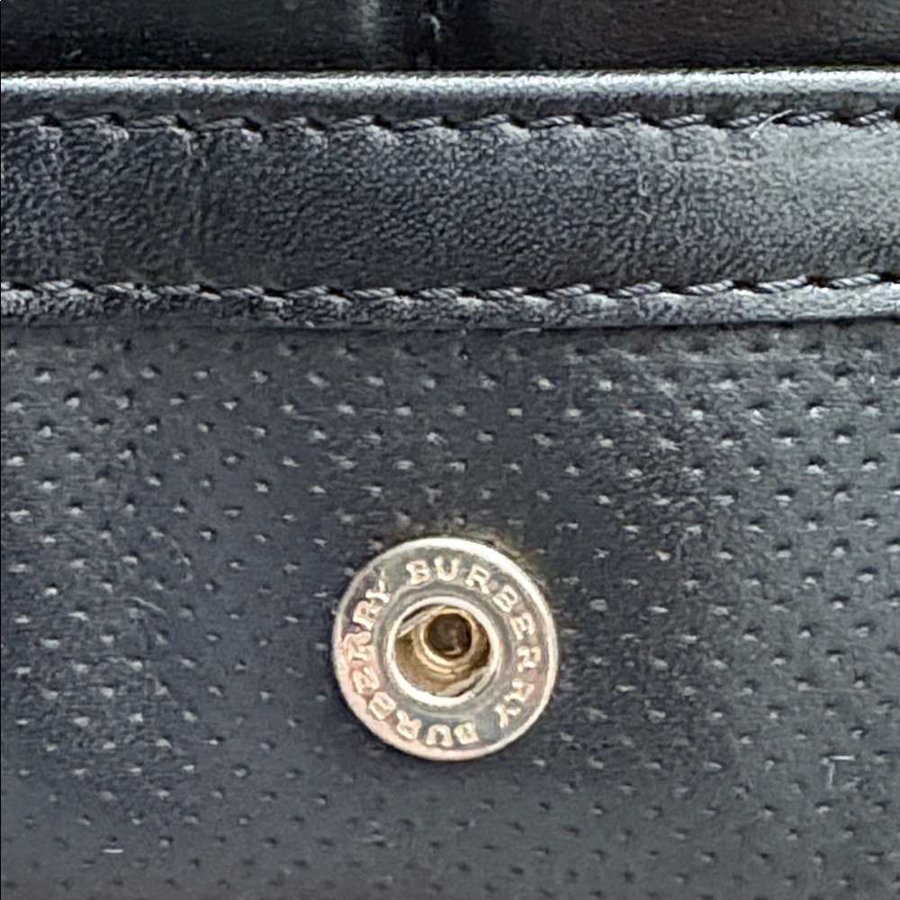 Authentic Burberry Women’s Wallet - Picture 7 of 7
